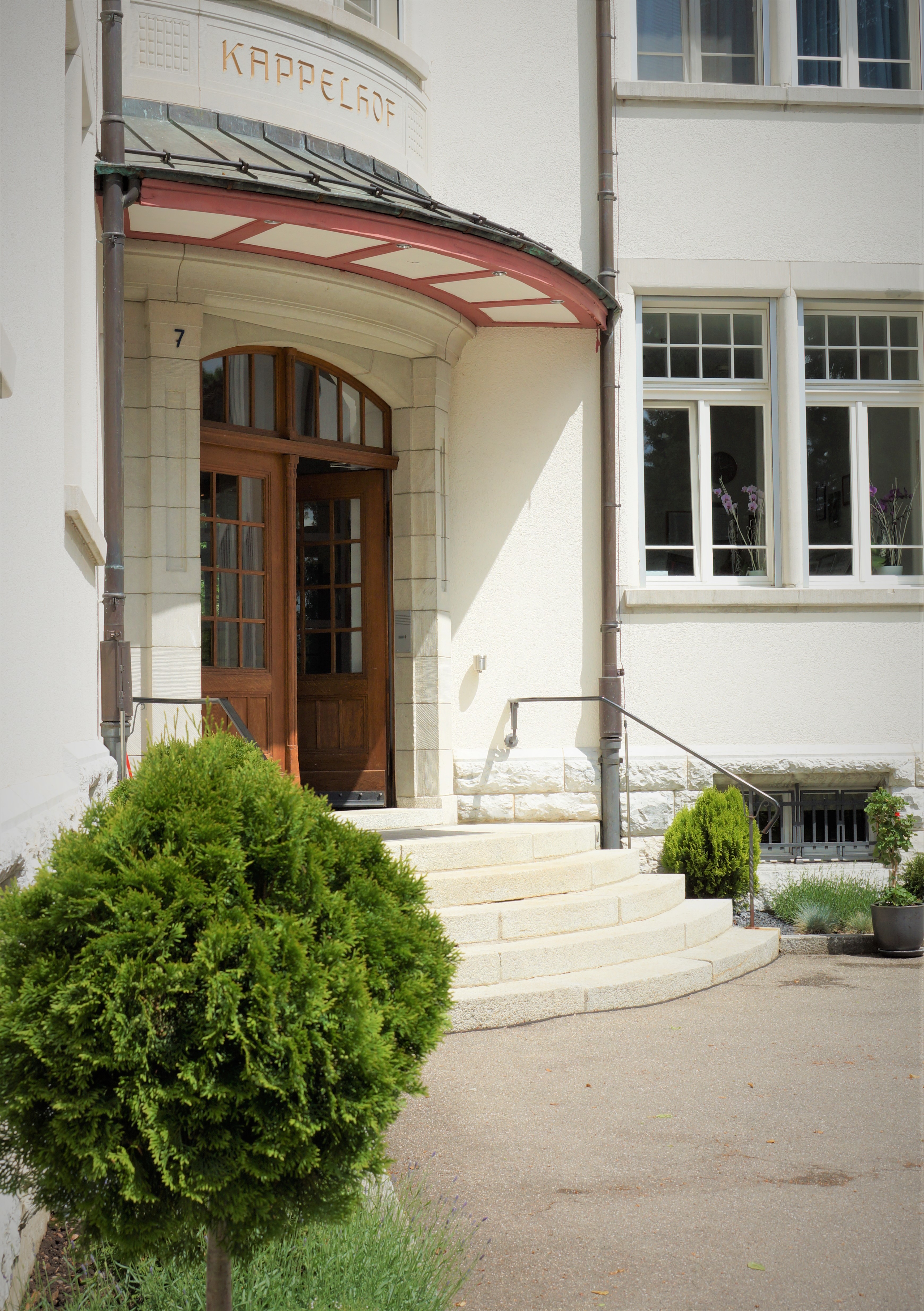 Anmeldung, Eintritt und Taxen